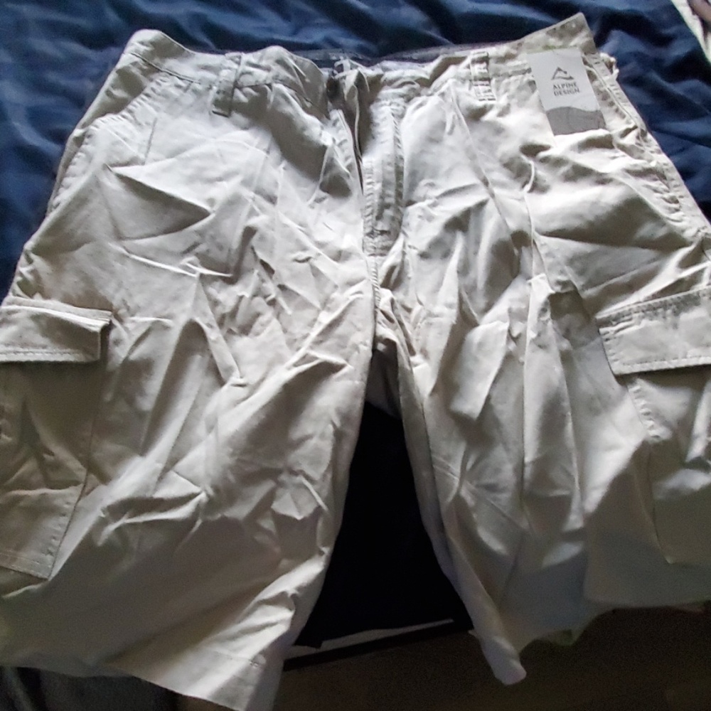 Men's size 36 new shorts